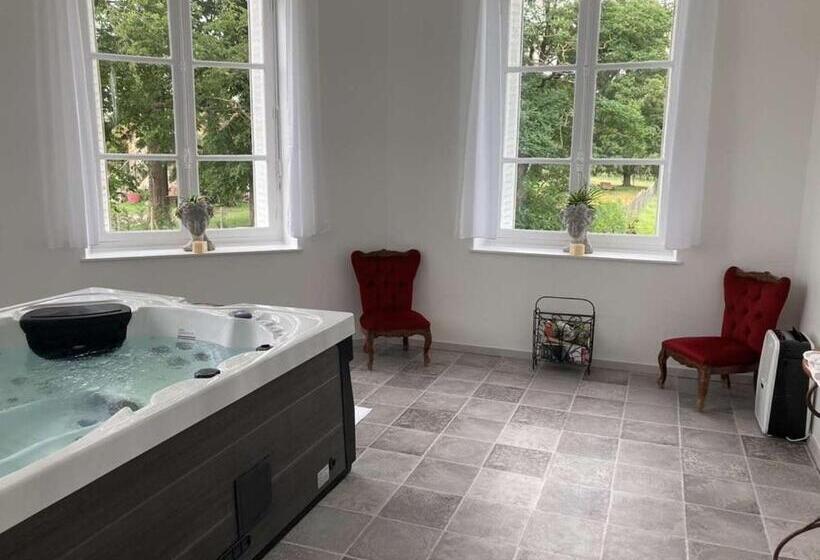 פנסיון Chambre Romantique Dans Le Château De La Bouchatte