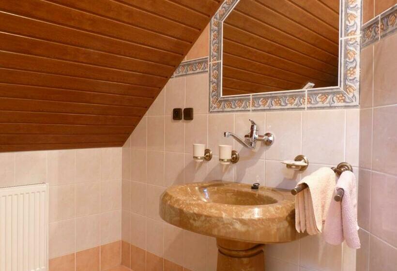 פנסיון Penzion Obora