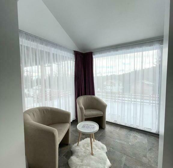 Red Family Apartments