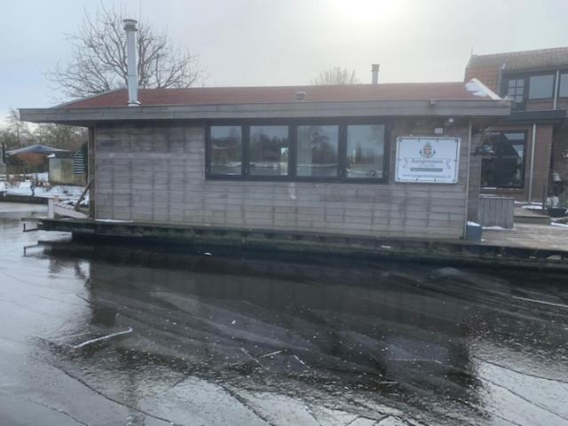 צימר Aangenaam Op De Rijn, Woonboot, Inclusief Privé Sauna