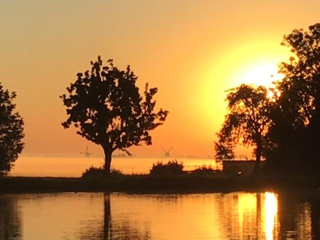 צימר Aangenaam Op De Rijn, Woonboot, Inclusief Privé Sauna