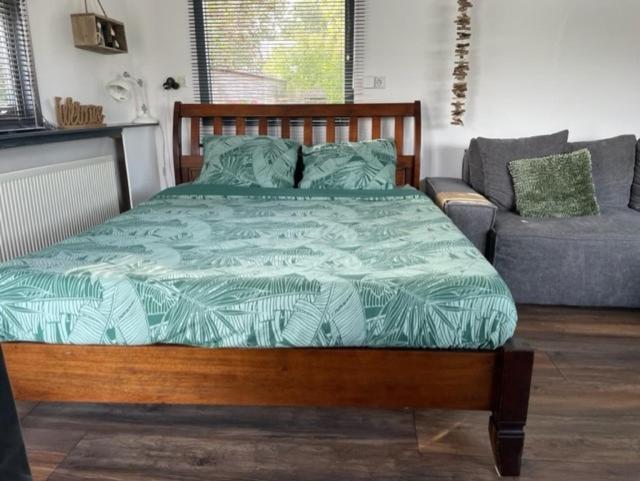 צימר Aangenaam Op De Rijn, Woonboot, Inclusief Privé Sauna