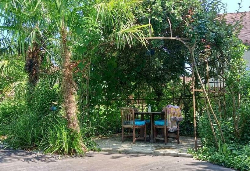 민박 Le Clos De La Roseraie