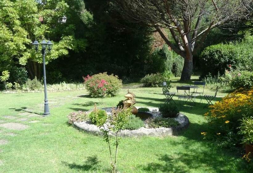 민박 Le Clos De La Roseraie