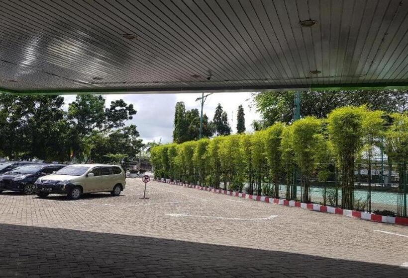 هتل Grand Kartika