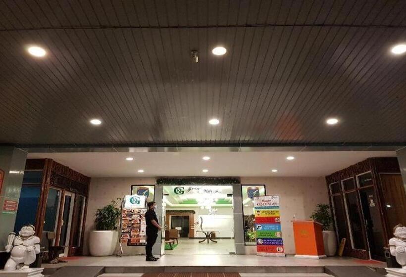 בית מלון כפרי Grand Kartika