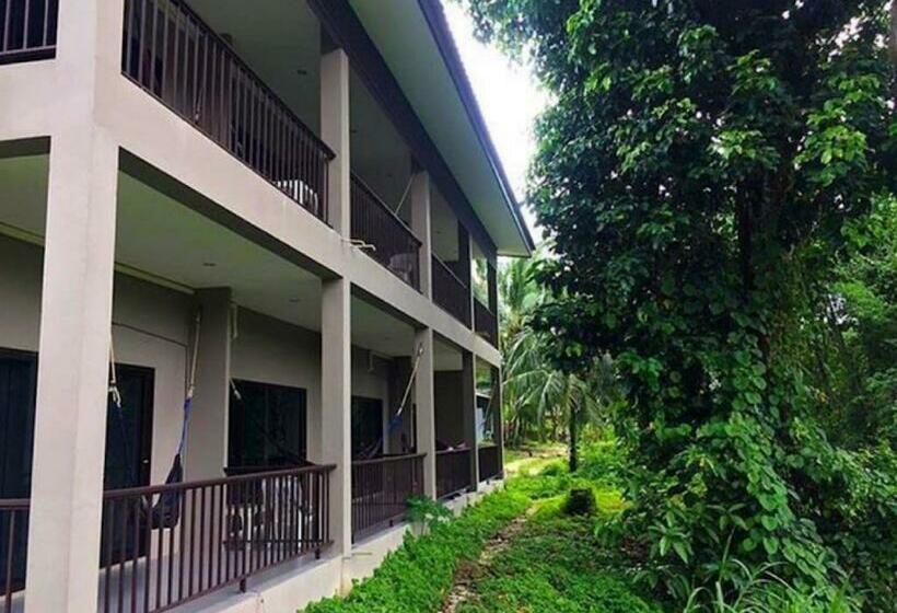 Отель Green Pepper Garden