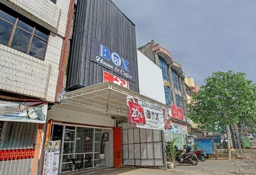 호텔 Oyo 90399 Box House