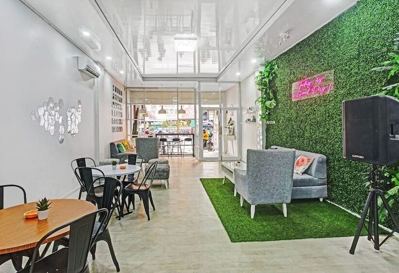 호텔 Oyo 90399 Box House