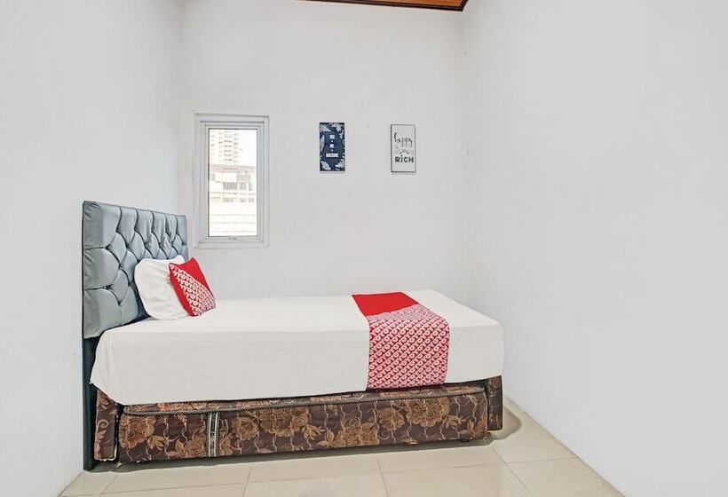 호텔 Oyo 90399 Box House