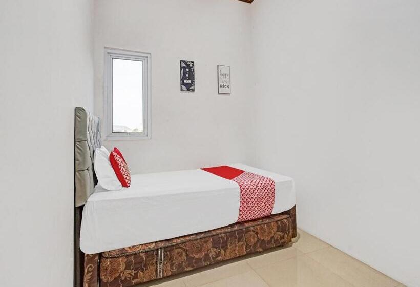 בית מלון כפרי Oyo 90399 Box House