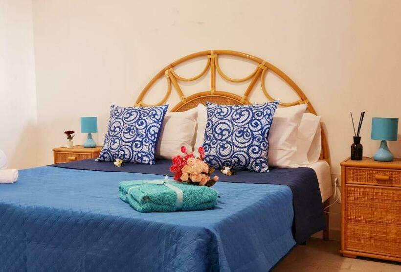 Ninfa Sul Mare Apartments   50 M E T R I Dal Mare