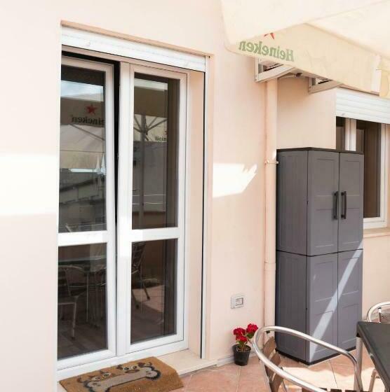 بنسيون Ichnos House