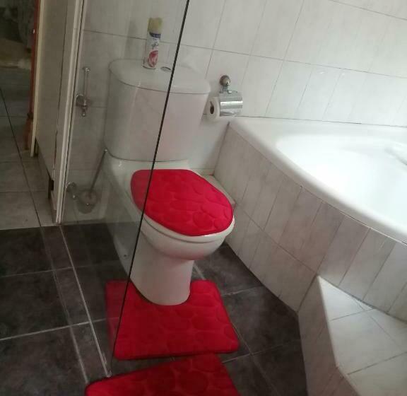 פנסיון Lytton Cresent B&b