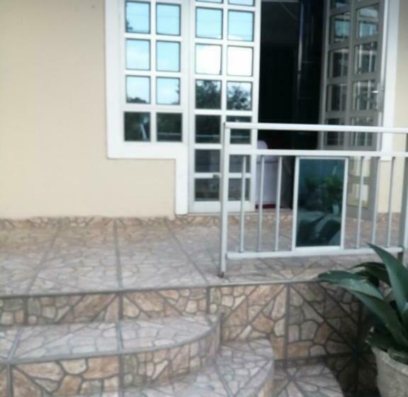 פנסיון Lytton Cresent B&b