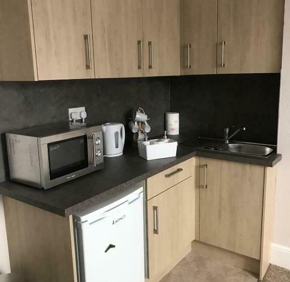 פנסיון Poole Stay