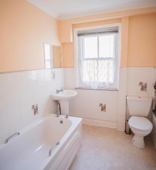 פנסיון Poole Stay