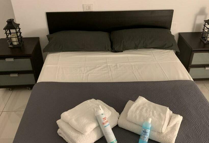 ペンション Comfort Aire Conditioner In Apartment Shared In Playa Las Vistas Los Cristianos Habitaciones, Stanza
