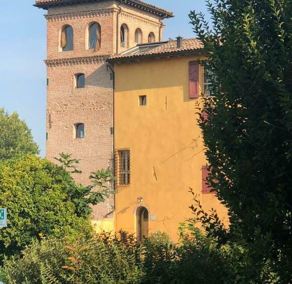 استراحتگاه Palazzo Delle Biscie   Old Tower & Village