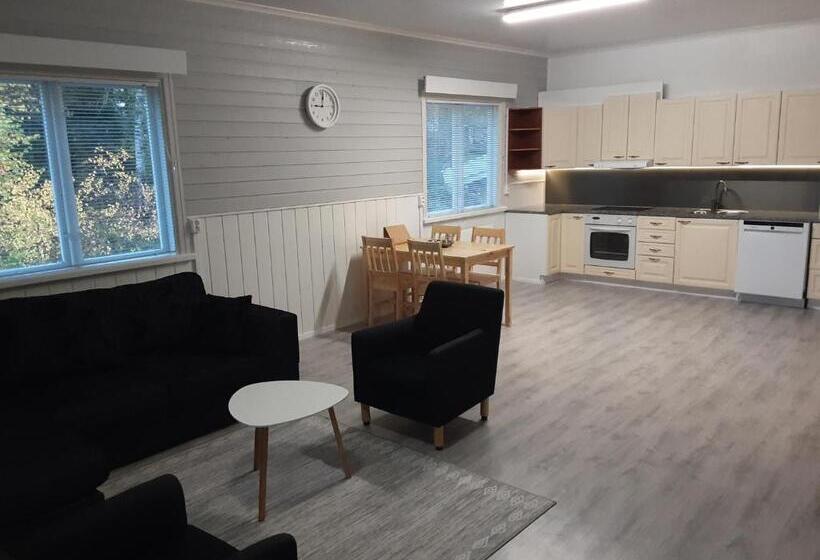 הוסטל Villa Majatalot