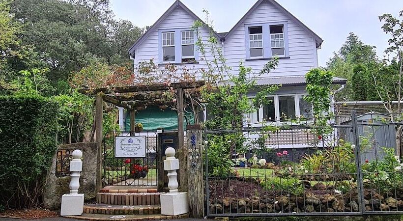 تختخواب و صبحانه Dovecote House