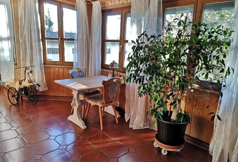 住宿加早餐  Edel Weiss Gästezimmer