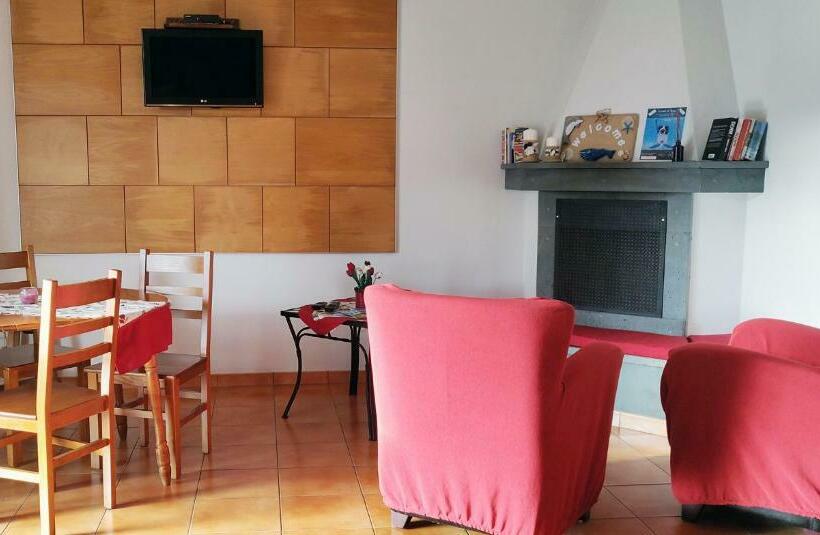 تختخواب و صبحانه Rainbow Guest House