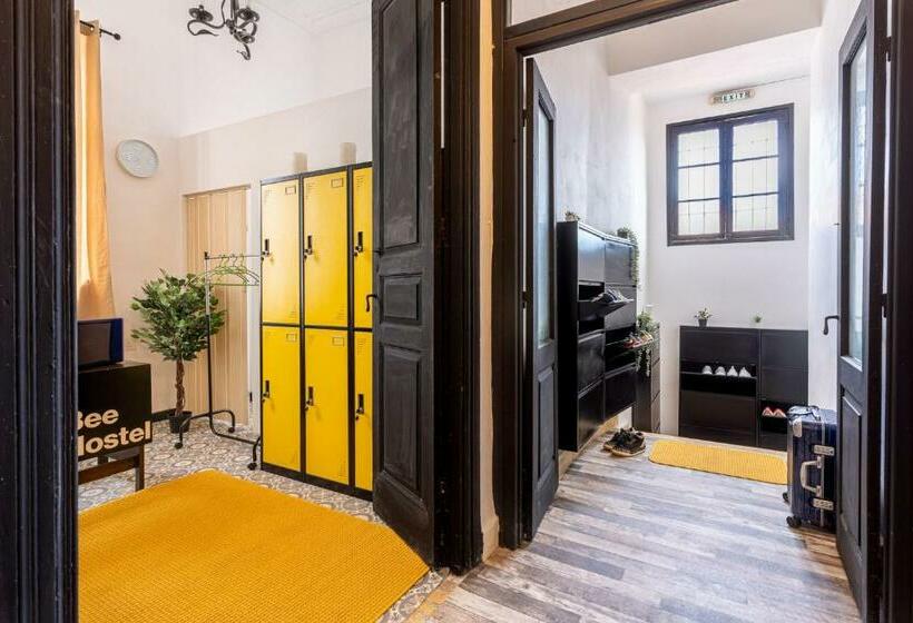 Bee Hostel