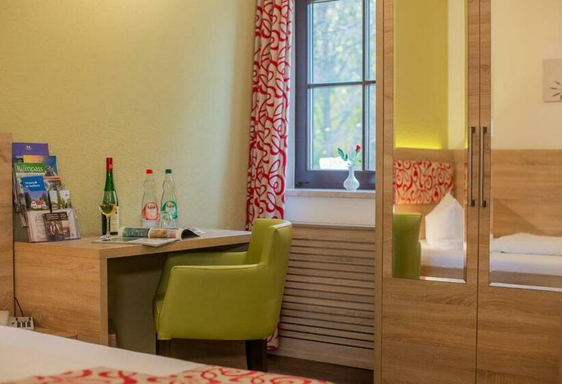 Отель Berggasthof Götzinger Höhe