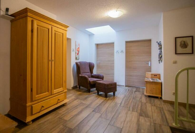 Отель Berggasthof Götzinger Höhe