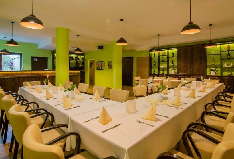 Отель Berggasthof Götzinger Höhe