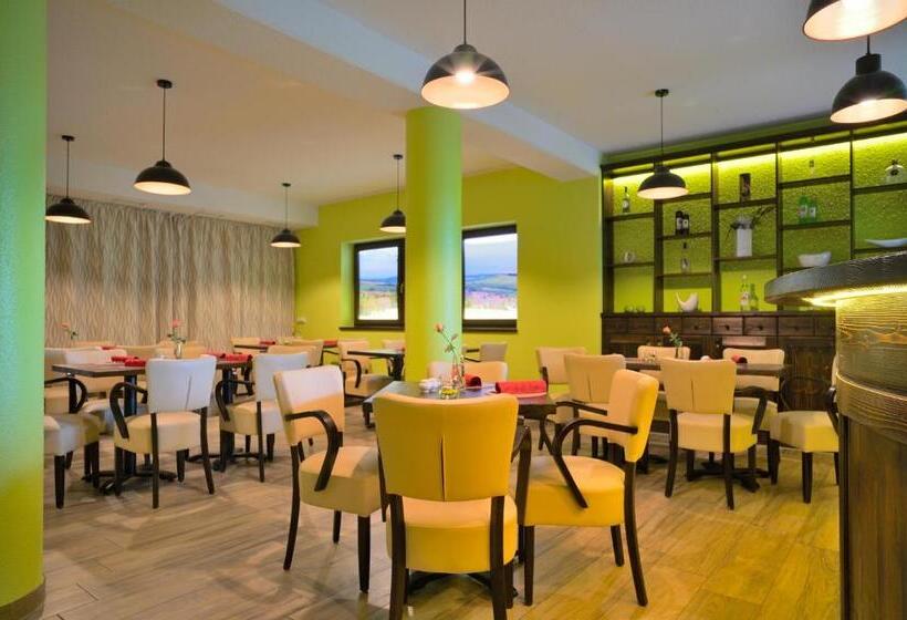 Отель Berggasthof Götzinger Höhe