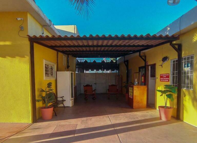 호텔 Marina Del Sol