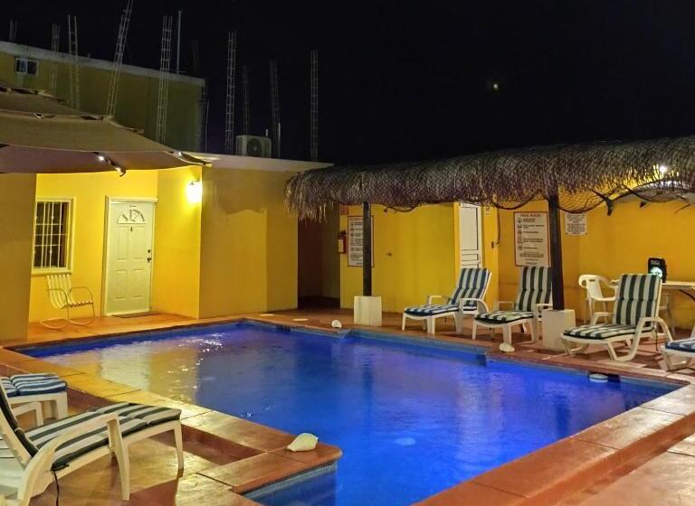 호텔 Marina Del Sol