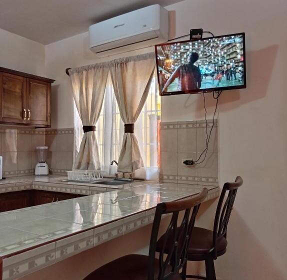 호텔 Marina Del Sol