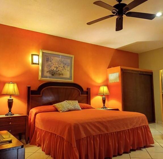 호텔 Marina Del Sol