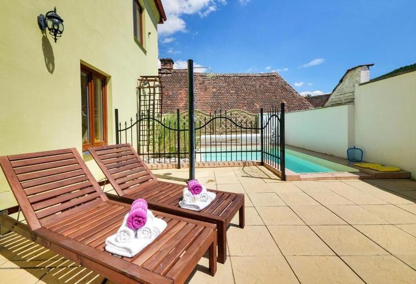 هتل Resort Mlýn Karolínka