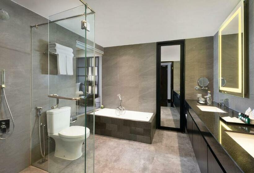 Grand Swiss Belhotel Darmo