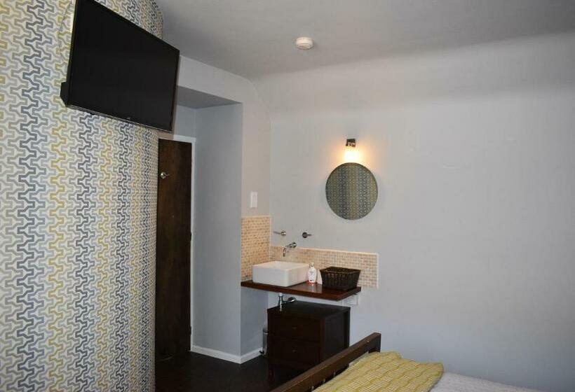 Middle Farm Villa B&b