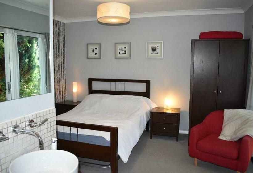 Middle Farm Villa B&b