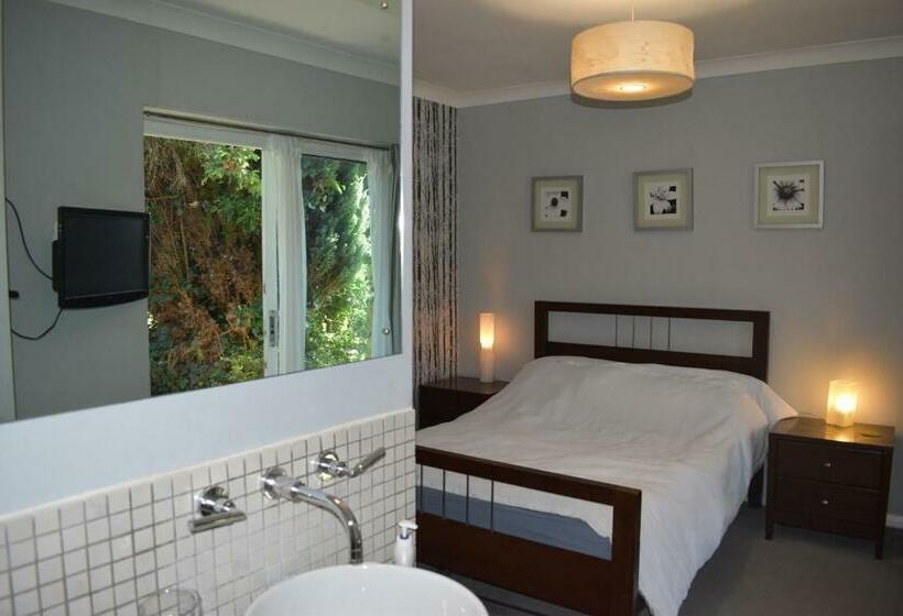 Middle Farm Villa B&b