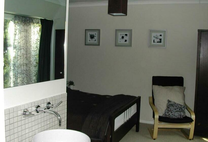 Middle Farm Villa B&b