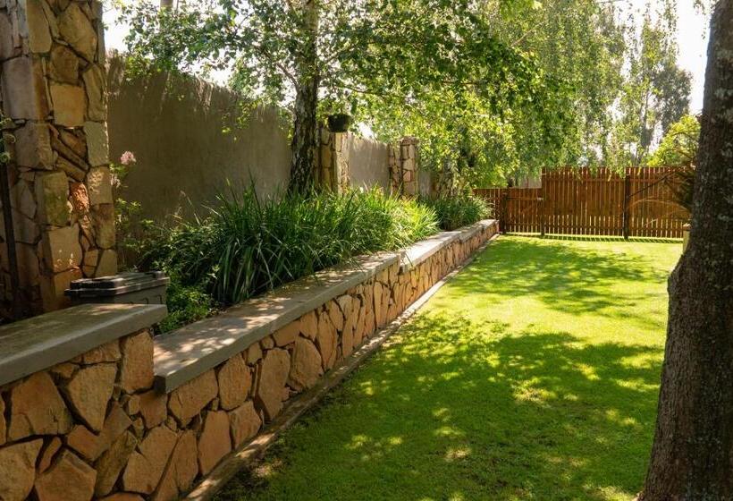 بنسيون Camdeboo Place