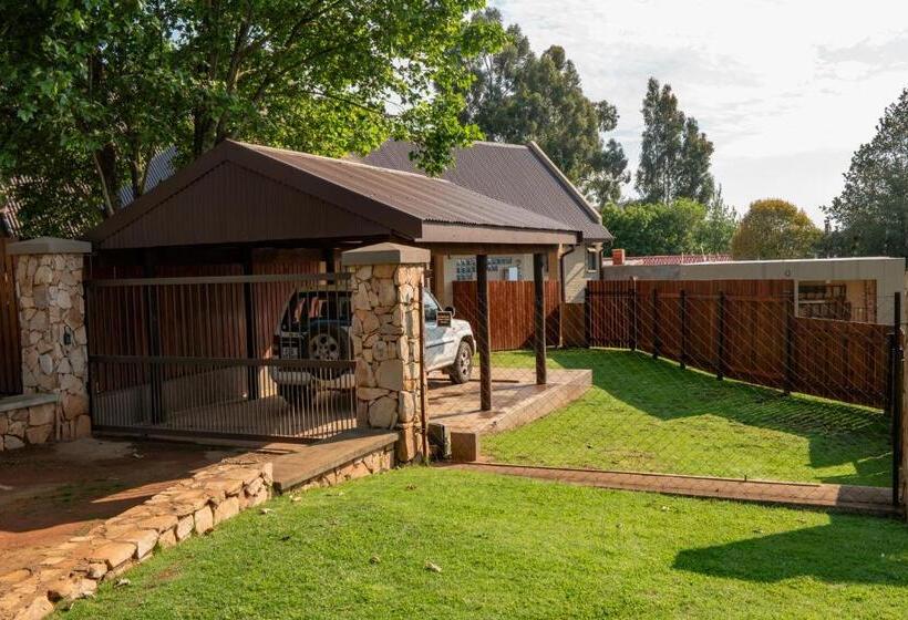 ペンション Camdeboo Place