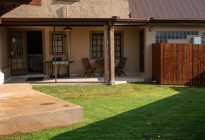 ペンション Camdeboo Place