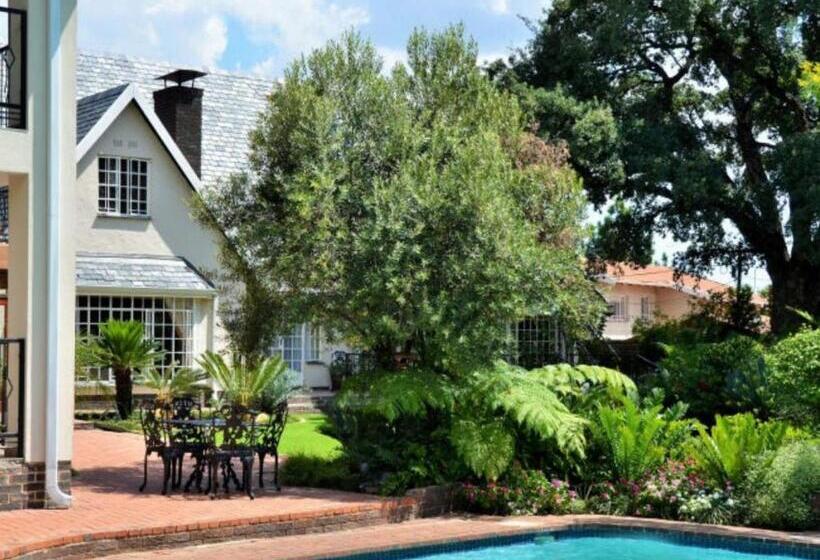 Пансион Gallo Manor Executive Bed & Breakfast