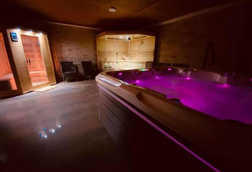 بنسيون Gold Horse Vendégház