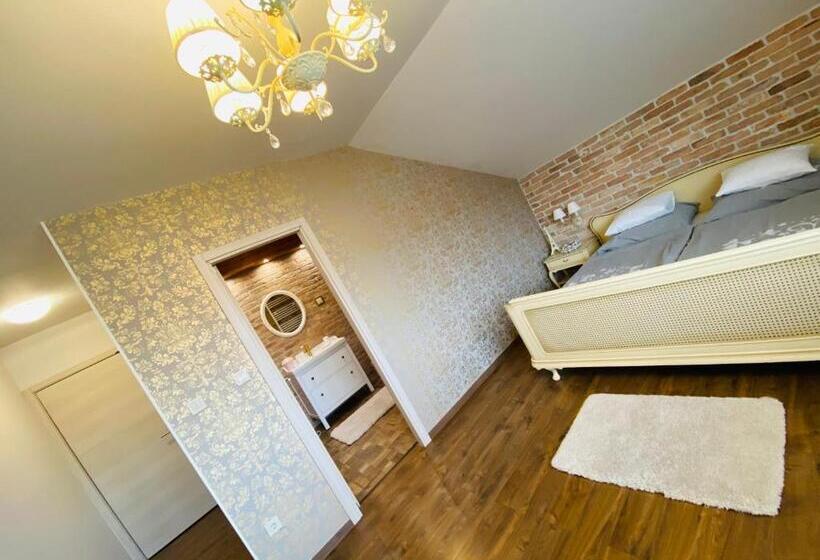 بنسيون Gold Horse Vendégház