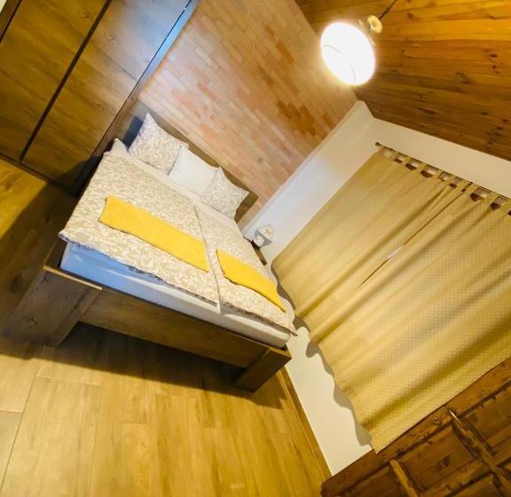 بنسيون Gold Horse Vendégház