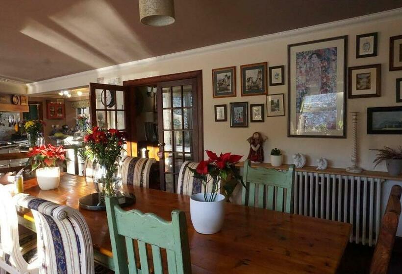 Пансион Innis House